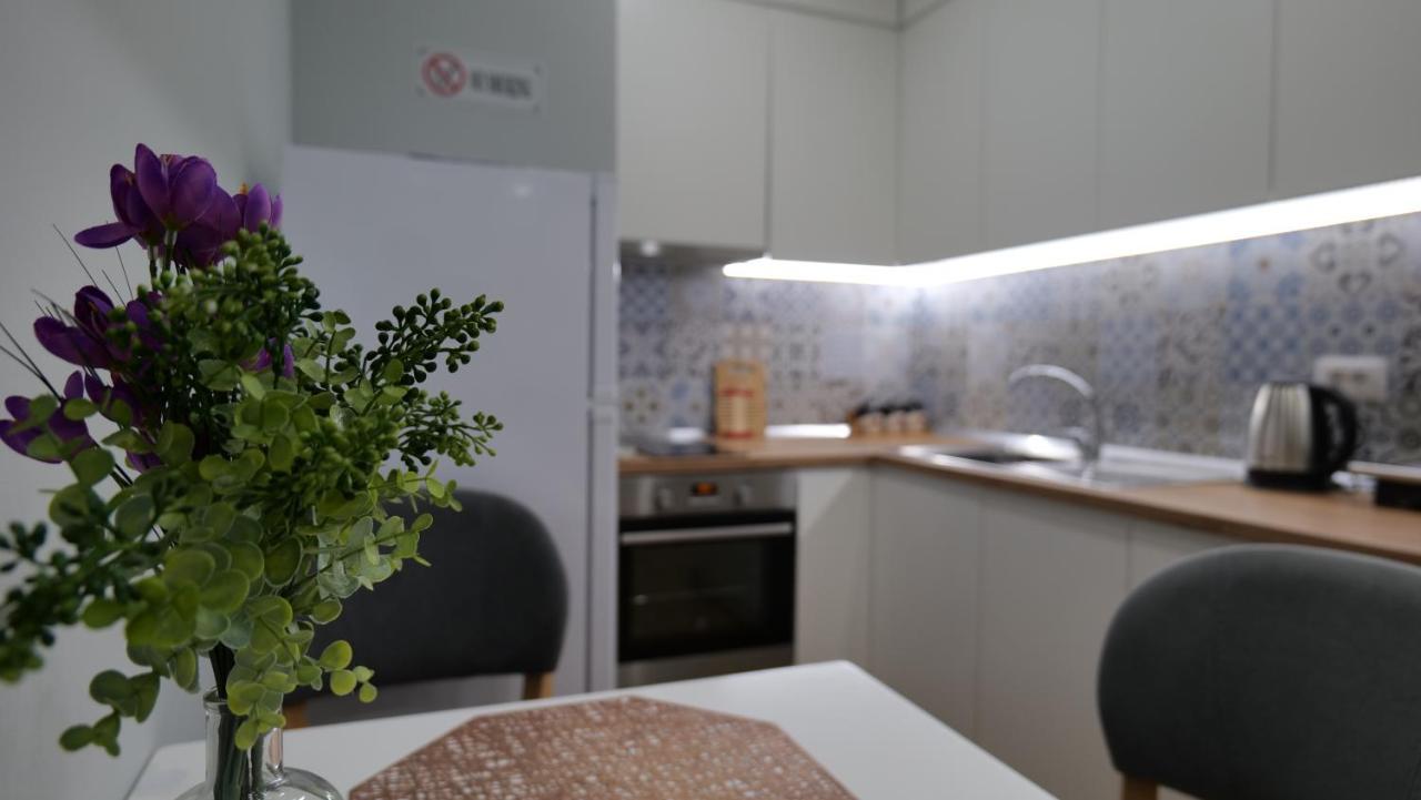 Kristi Apartments 02 Тирана Экстерьер фото