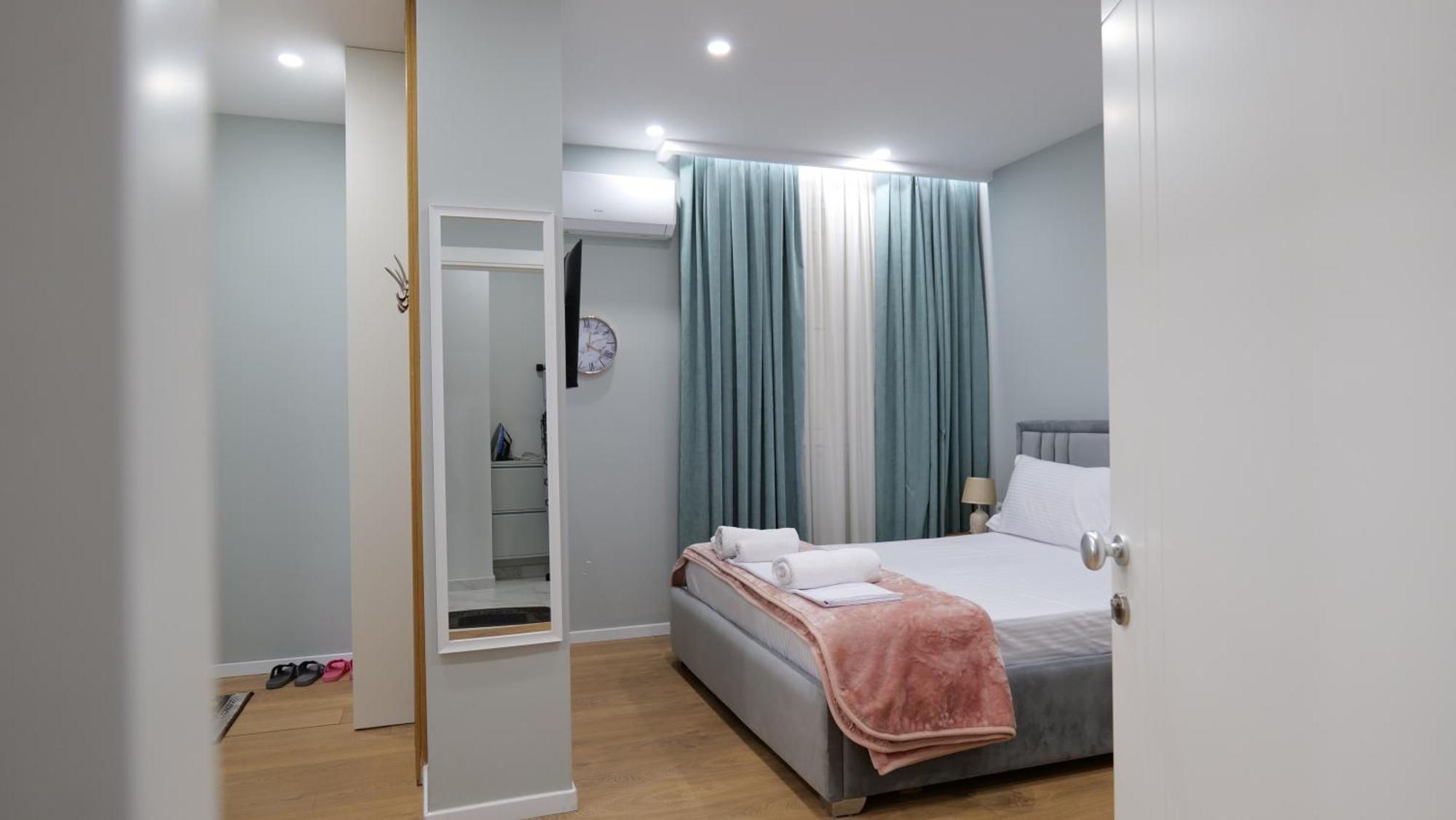 Kristi Apartments 02 Тирана Экстерьер фото